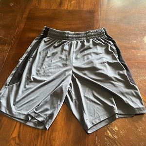 Mens basketball shorts